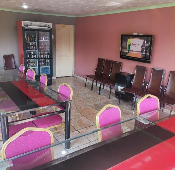 پانسیون Delapaix Guest Lodge