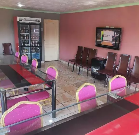 پانسیون Delapaix Guest Lodge