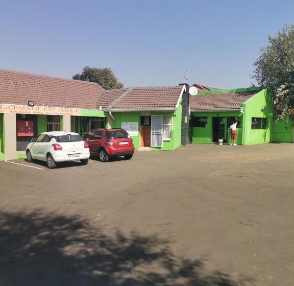 پانسیون Delapaix Guest Lodge