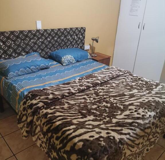 پانسیون Delapaix Guest Lodge