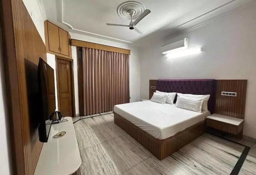 ベッドアンドブレックファースト Bhagya Homestay Luxury Room  Mohali S Best