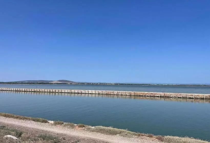 ベッドアンドブレックファースト La Paillote 69