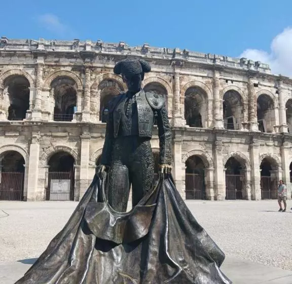 ベッドアンドブレックファースト La Paillote 69