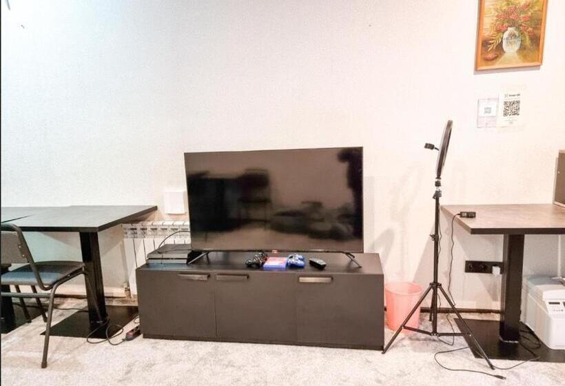 هتل کپسول Almaty Central Hostel