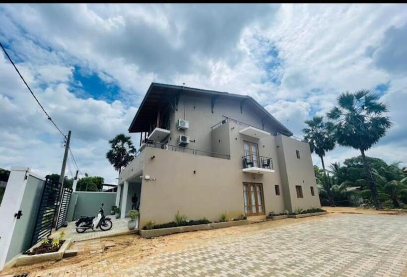 Hotel Manthila Resort Rajarata