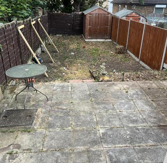 Pensione Room In Dartford