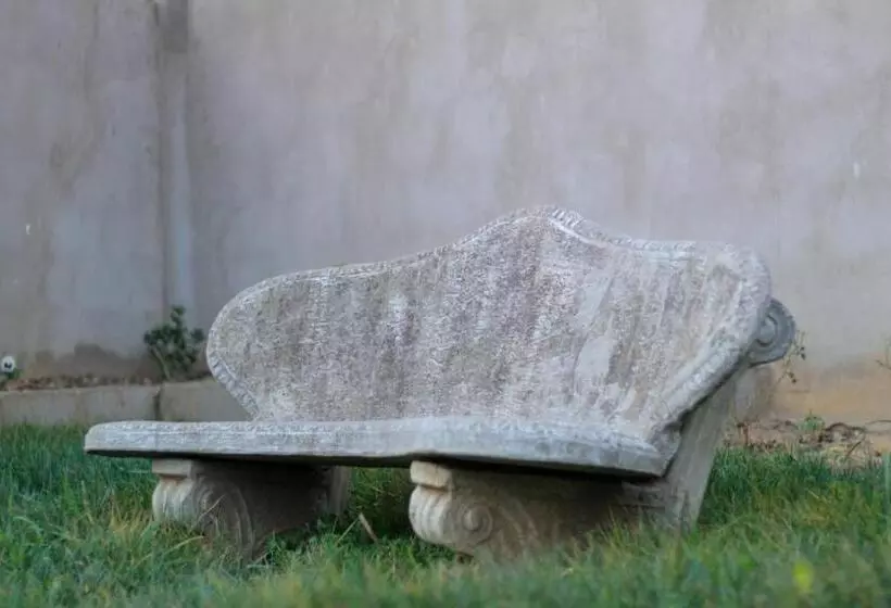 تختخواب و صبحانه Arrival Center Bnb