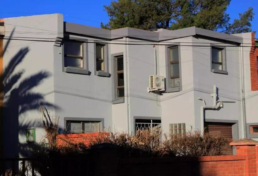 تختخواب و صبحانه Arrival Center Bnb