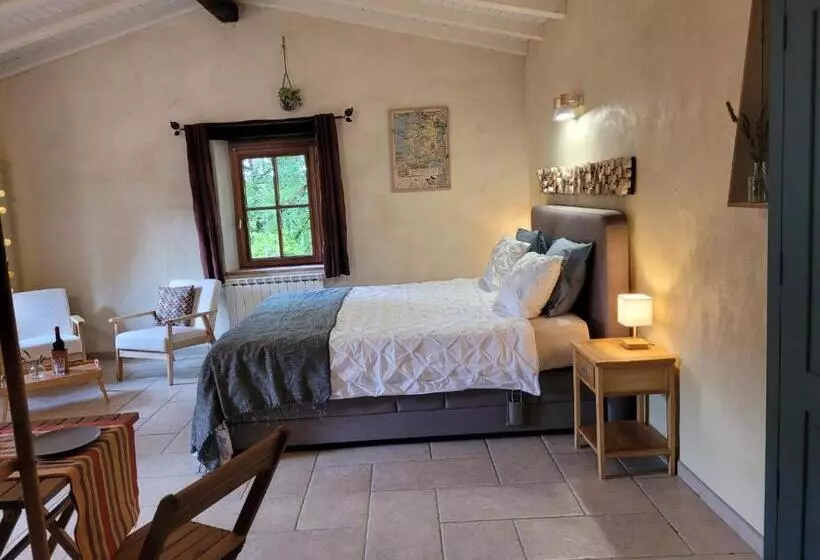 Aamiaismajoitus (B&B) Chez Berger, Ruime 2 Persoonskamer Met Kingsize Bed