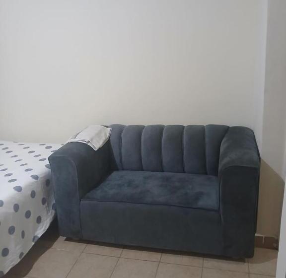 تختخواب و صبحانه Studio Space