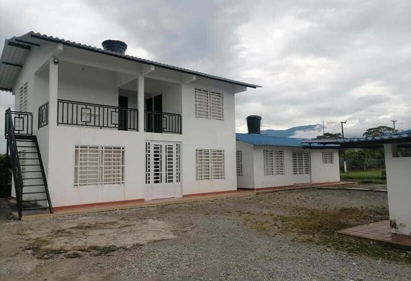 هتل Finca Turística Villa Chela