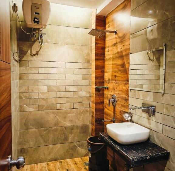 Отель Golden Velvet