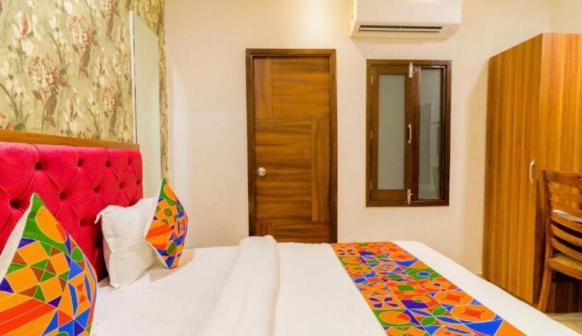 Отель Golden Velvet