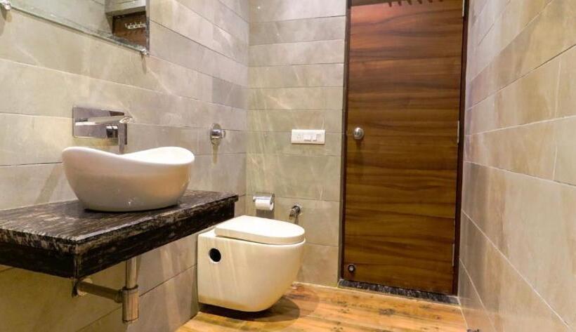 Отель Golden Velvet