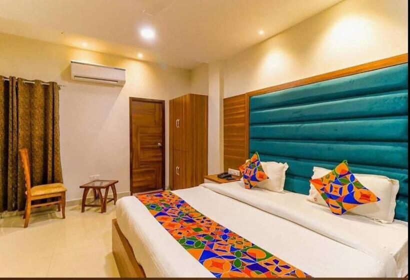 Отель Golden Velvet