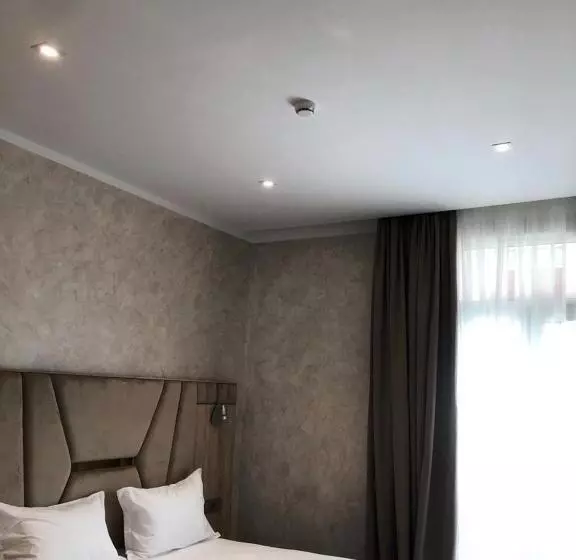 هتل Hôtel Césarée