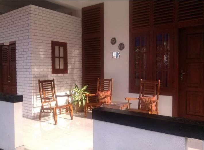 Hotel Indeewaree Lake View Resort