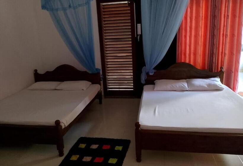 Hotel Indeewaree Lake View Resort