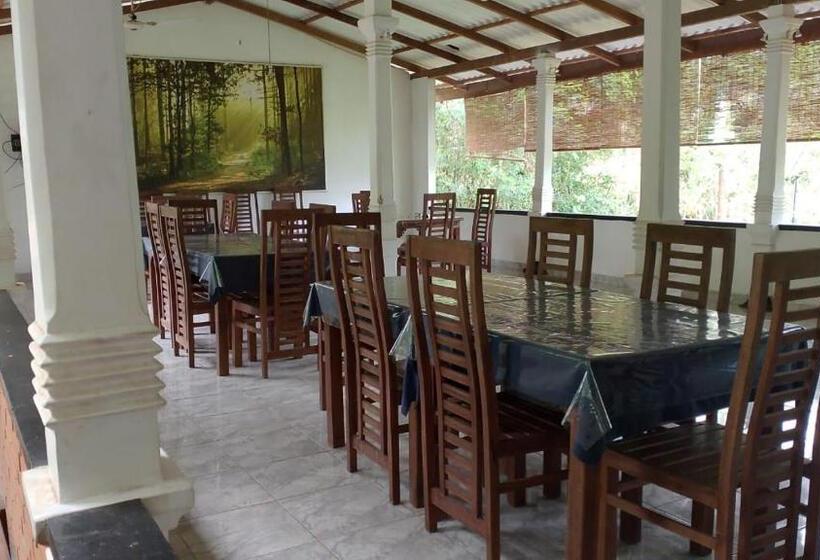 Hotel Indeewaree Lake View Resort