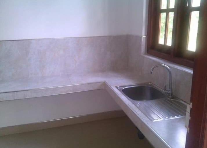 Hotel Indeewaree Lake View Resort