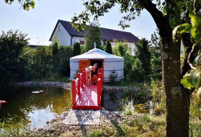 Hotelli Seminarhaus Arya Maitreya