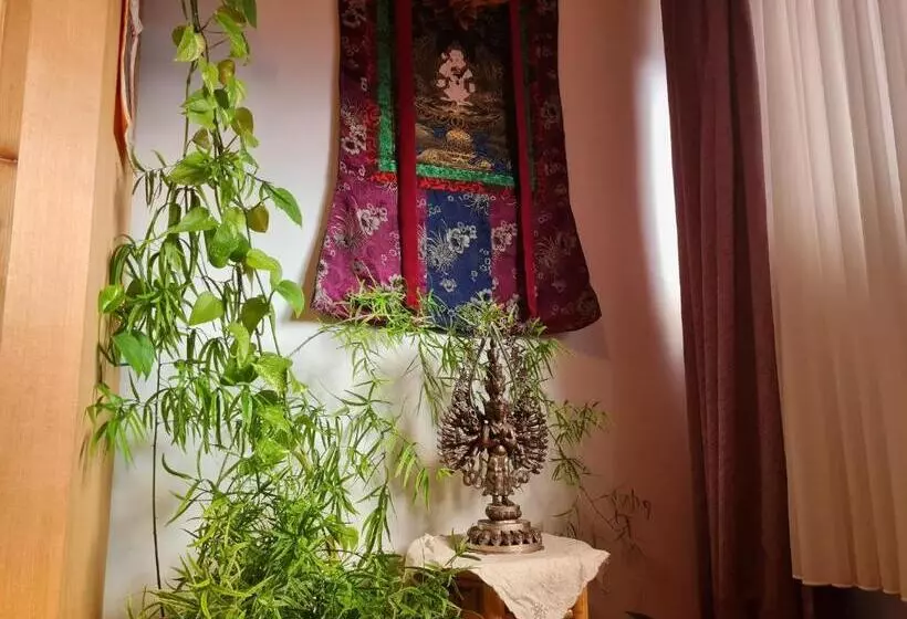 Hotelli Seminarhaus Arya Maitreya