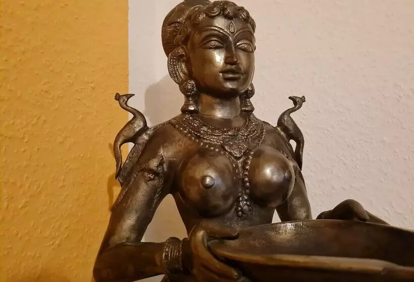 Hotelli Seminarhaus Arya Maitreya