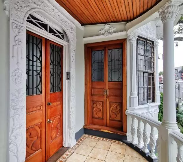 هتل The Victorian