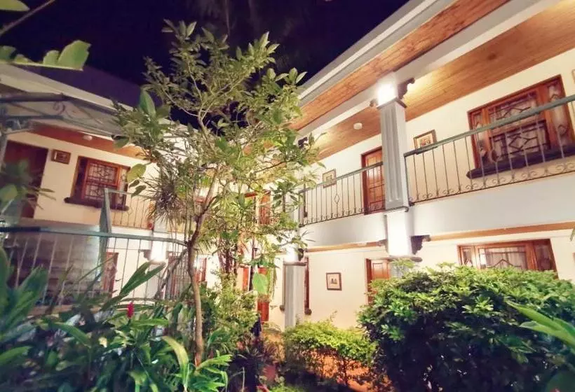 هتل The Victorian