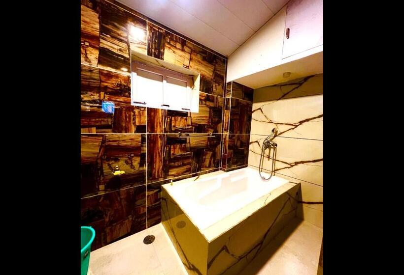 هتل The Vyom Villa