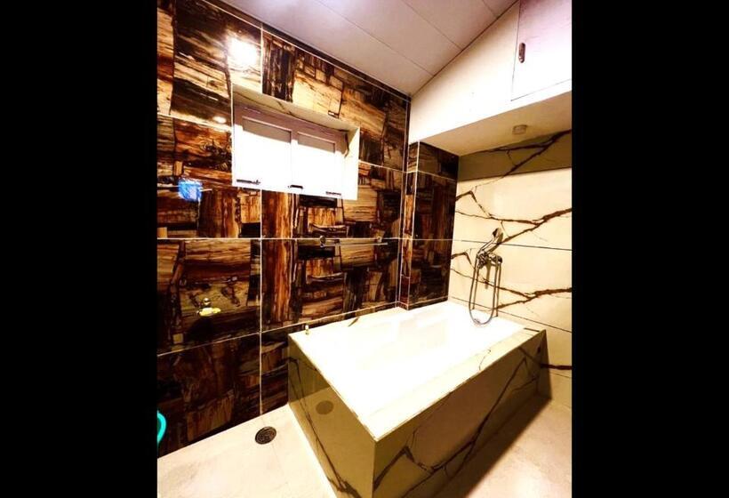 هتل The Vyom Villa