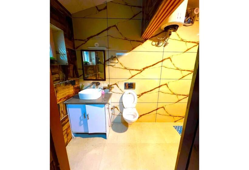 هتل The Vyom Villa