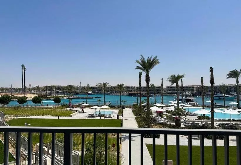 هتل Vida Marina Resort Marassi