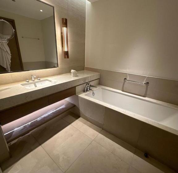 هتل Vida Marina Resort Marassi