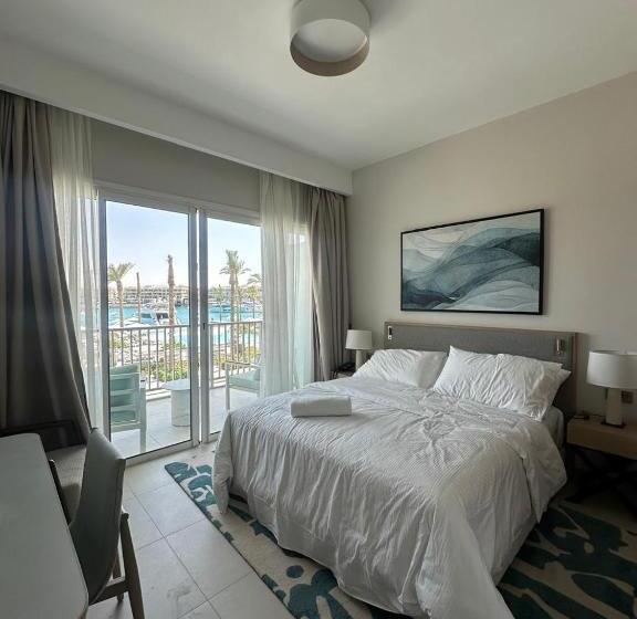 هتل Vida Marina Resort Marassi