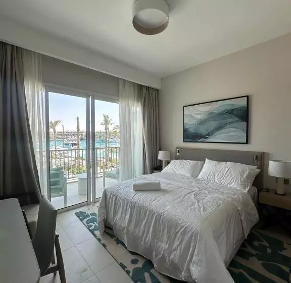 هتل Vida Marina Resort Marassi