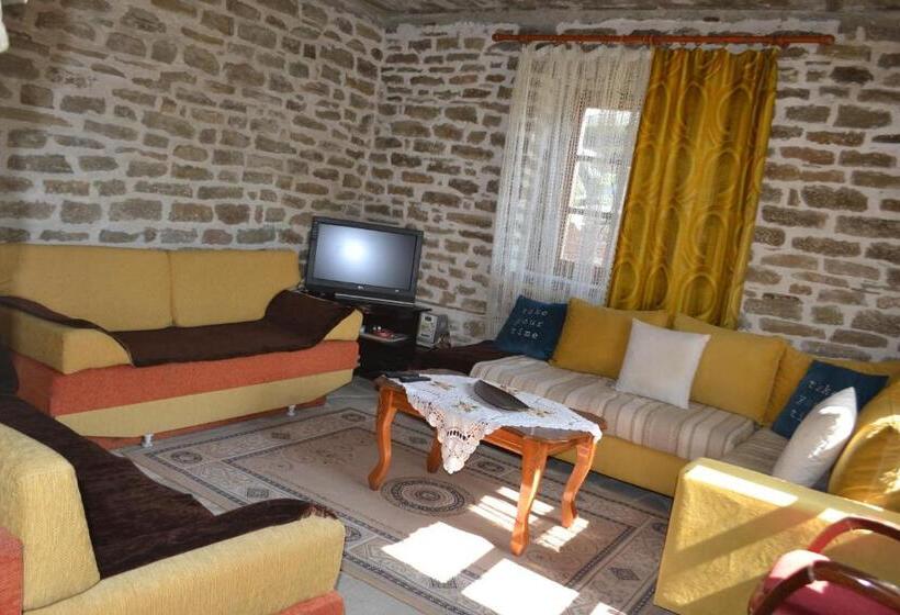 펜션 Camping & Guest House Murataj