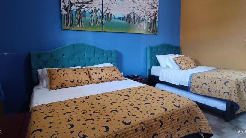 Pension (Hôtel basse catégorie) Casa Turística Jardín El Edén