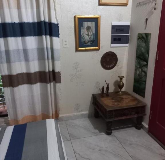 پانسیون La Petite Maison De Diana