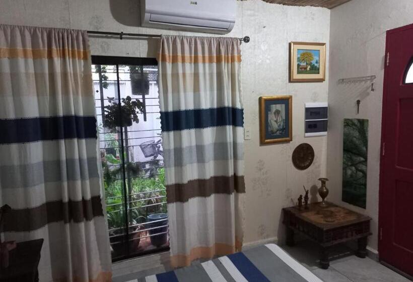 پانسیون La Petite Maison De Diana