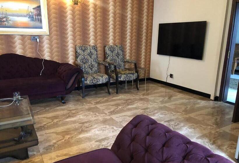 پانسیون Vorano Guest House Khi