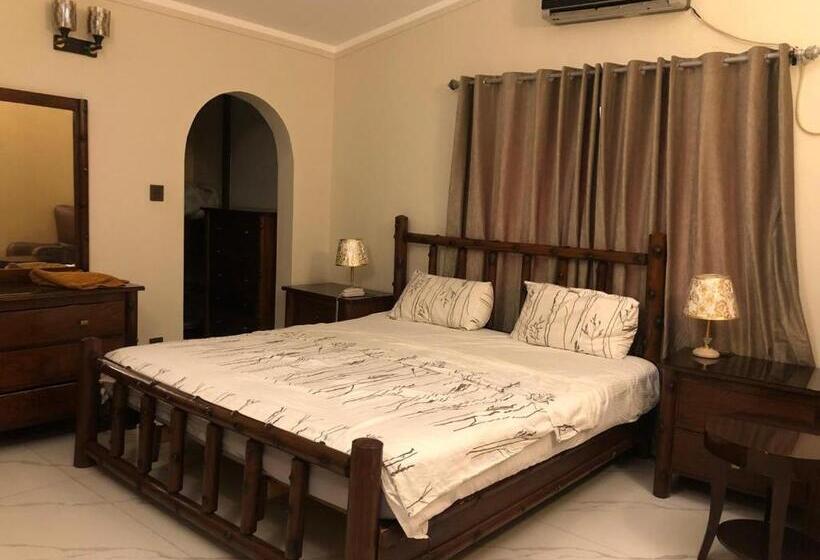 پانسیون Vorano Guest House Khi