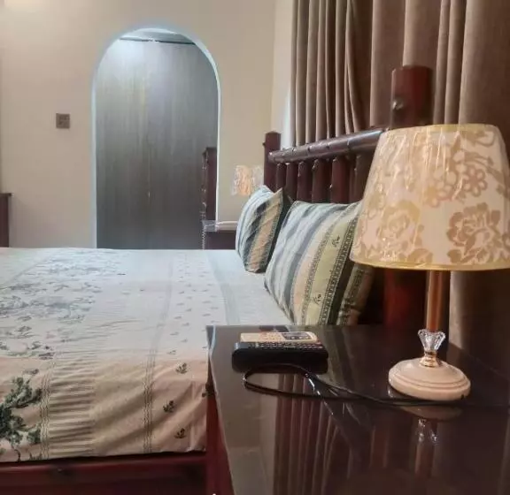 پانسیون Vorano Guest House Khi
