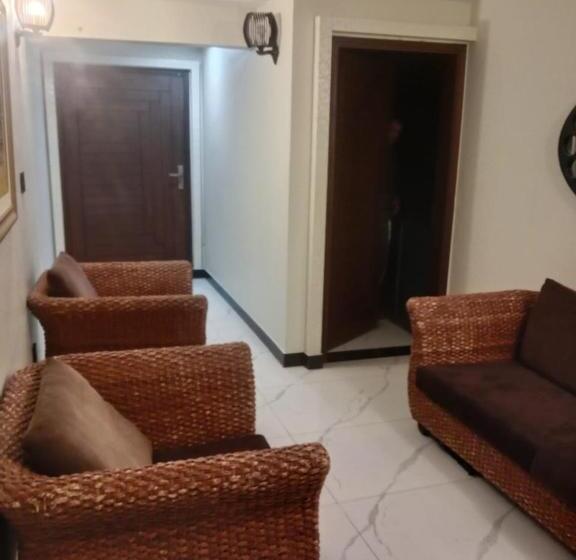 پانسیون Vorano Guest House Khi