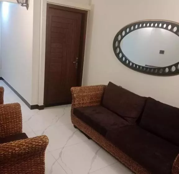 پانسیون Vorano Guest House Khi