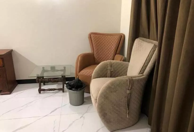 پانسیون Vorano Guest House Khi