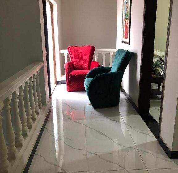 پانسیون Vorano Guest House Khi