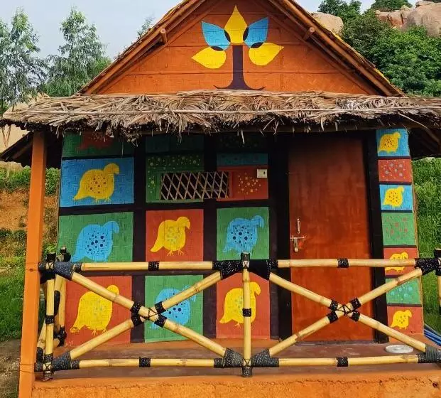 Lomakeskus Bodhi Sattva Yoga   Monk Stay