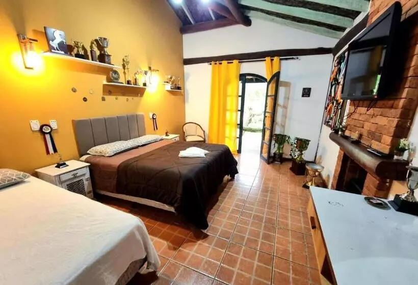 ユースホステル Cabanas Espada De São Jorge