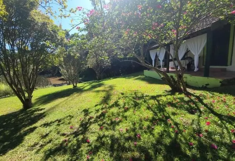 ユースホステル Cabanas Espada De São Jorge
